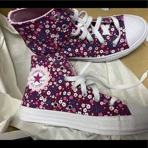 Converse high tops Girls size 3 - NWT